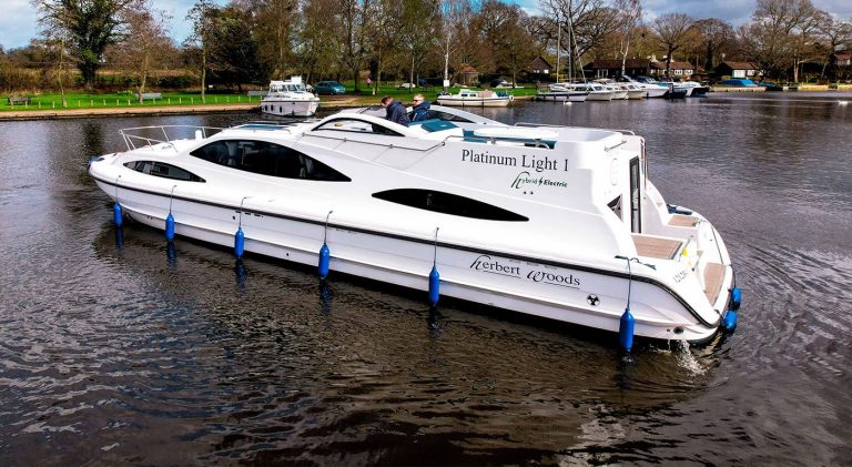 herbert woods boating holiday platinum light D 2 6425ab2c27f83 1400x768 c default