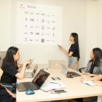 van tay media Tv2AtkG ilM unsplash