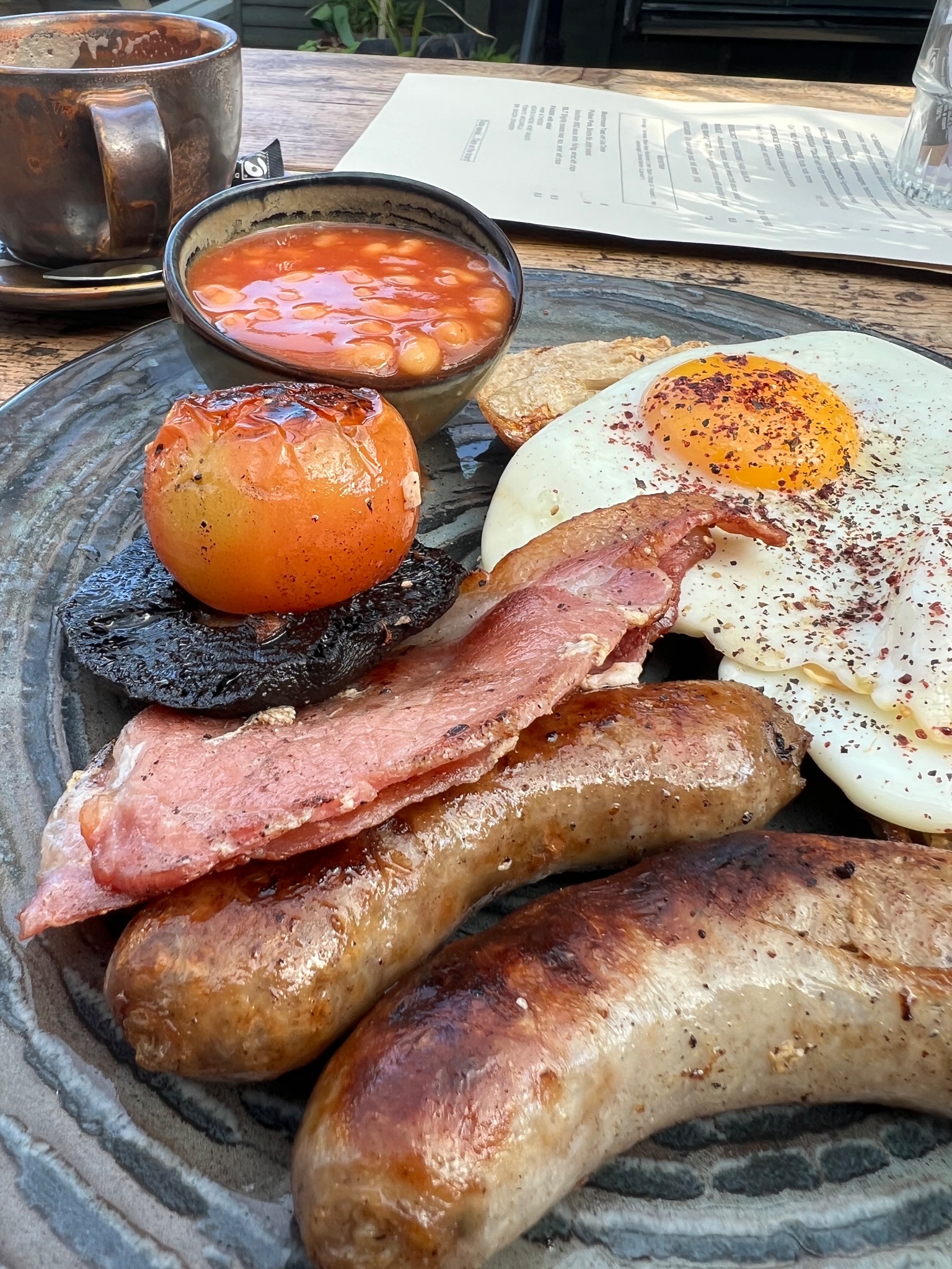 www.znewsservice.com ardent enthusiasts of traditional full english breakfast criticize lacklustre versions served abroad jam press jmp316974