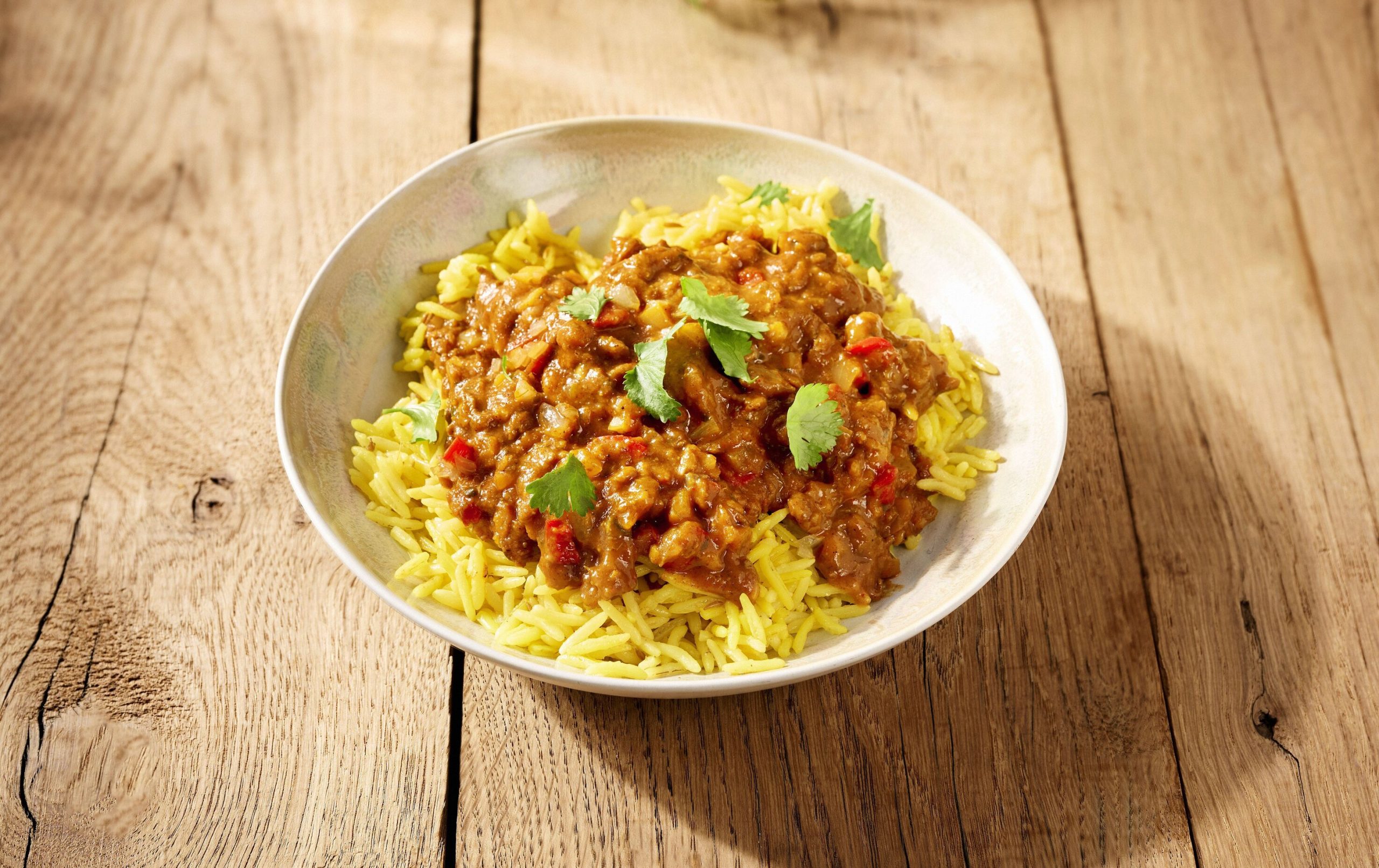 www.znewsservice.com beyond meat launches plant based ready meals range in the uk beyond meals keema curry pilau rice scaled