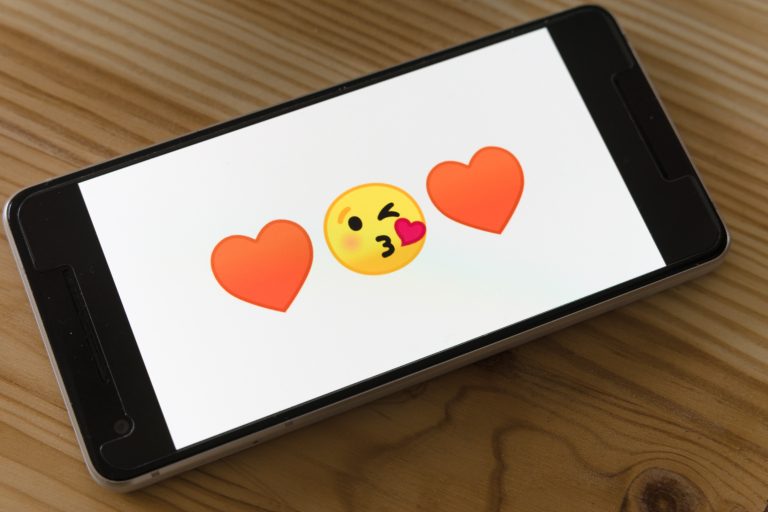 www.znewsservice.com dating service market to gross 1 5bn in 2023 as more than 95 million europeans turn to dating services markus winkler qbw6gy5zpvm unsplash