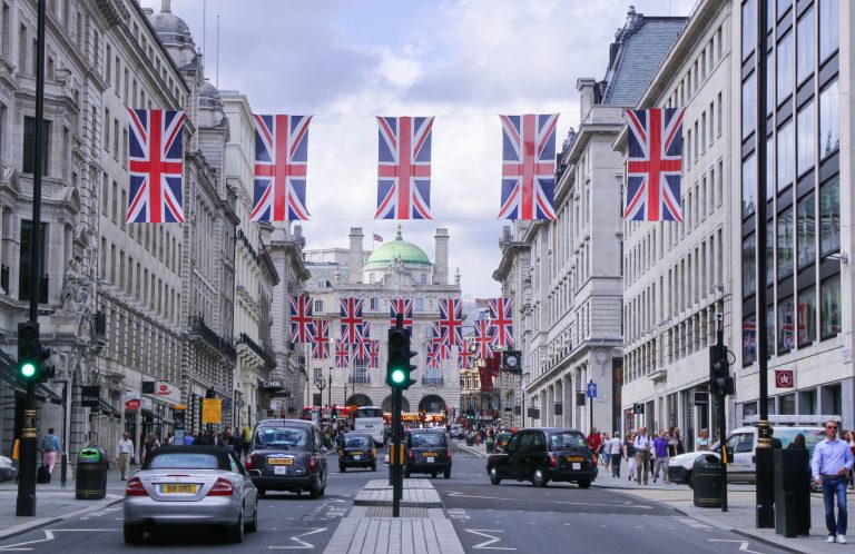 www.znewsservice.com study reveals top 50 everyday dramas experienced by brits including traffic jams and waking up late pexels vincent wei 8332179