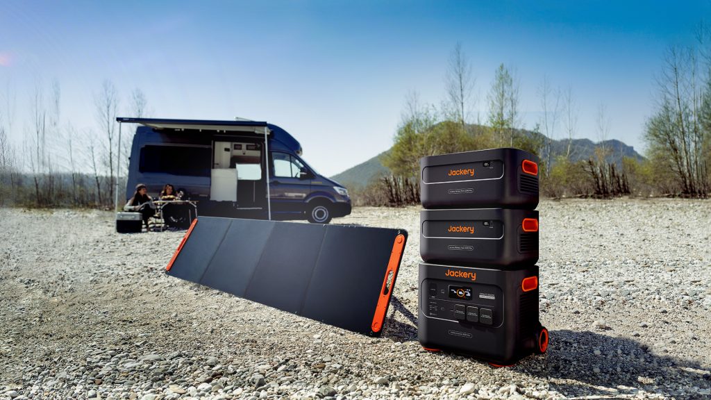 jackery explorer 2000 plus power station